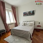 Rossini Aptm דירה